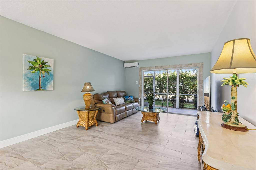 Lighthouse Point, FL 33064,2131 NE 42nd Ct #106E