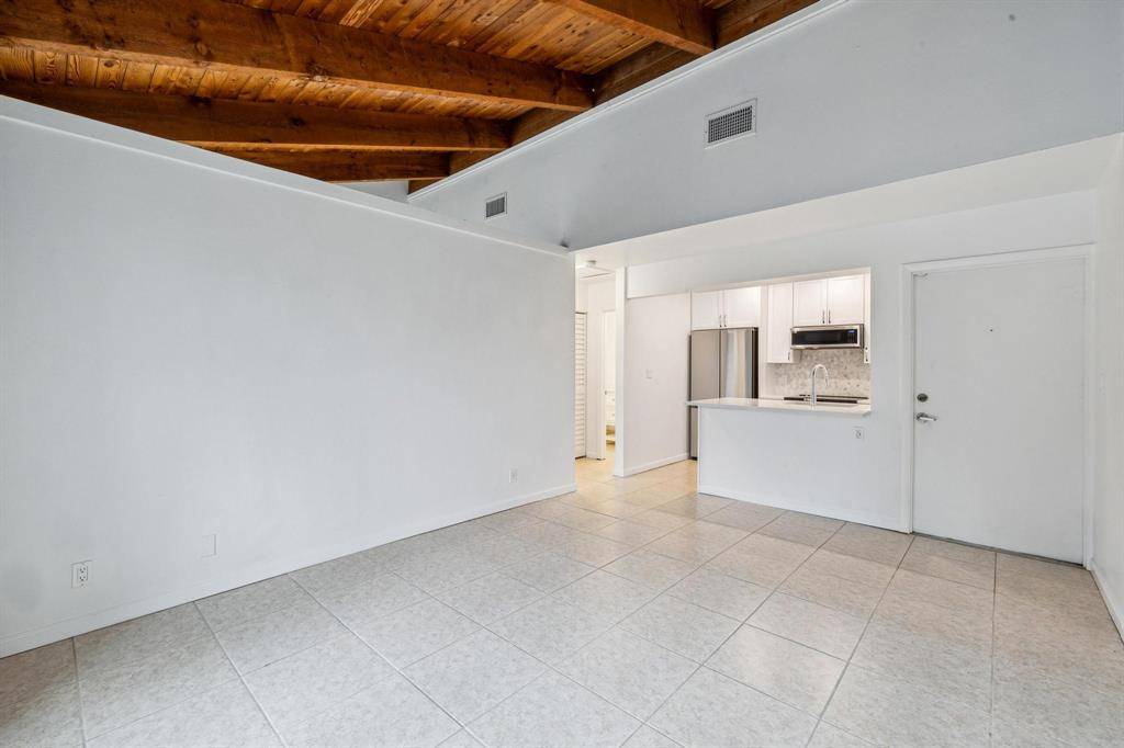 Fort Lauderdale, FL 33316,410 SE 13th St #4