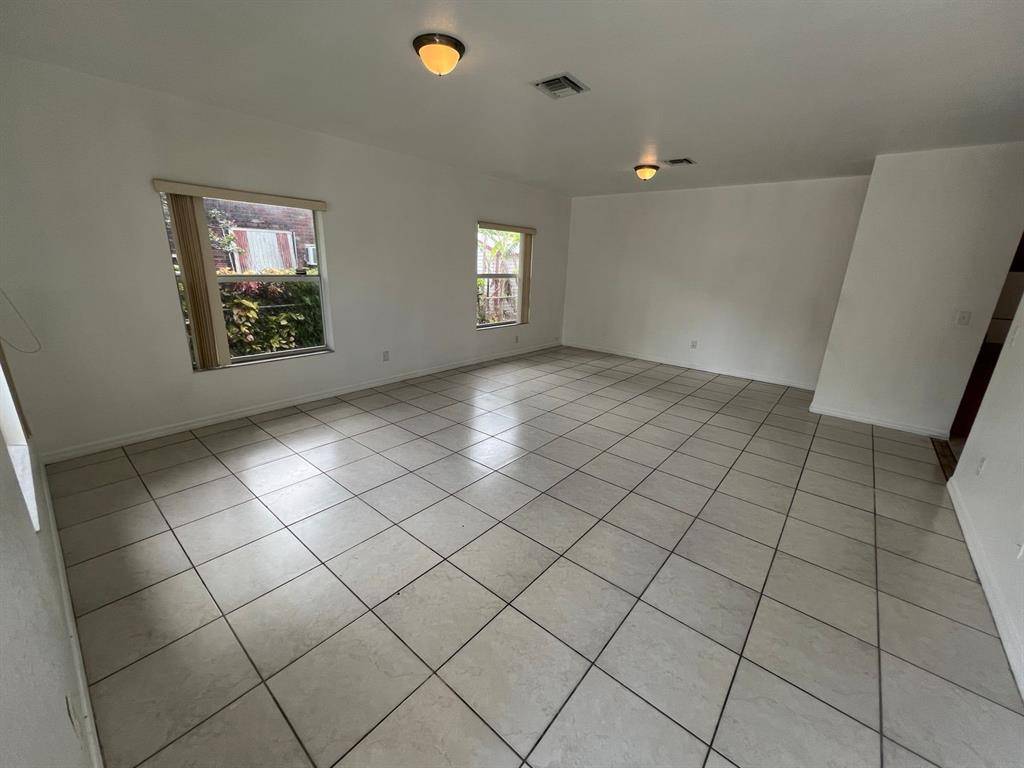 Fort Lauderdale, FL 33311,2905 NW 7th St