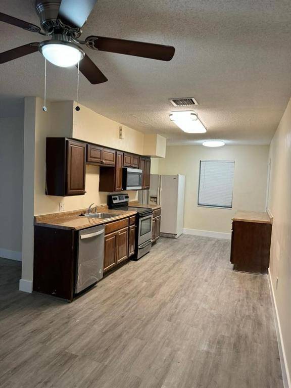 Pembroke Pines, FL 33023,6817 SW 10th St