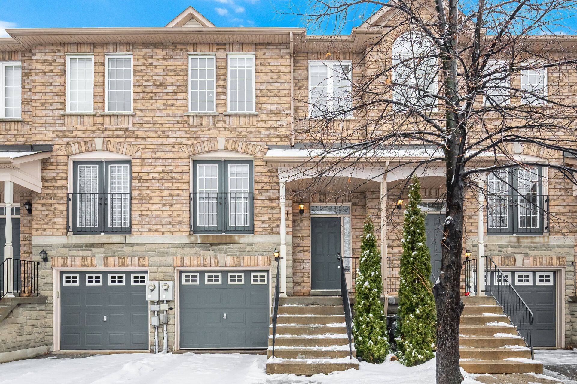 Vaughan, ON L4L 9M9,19 Foxchase AVE #31