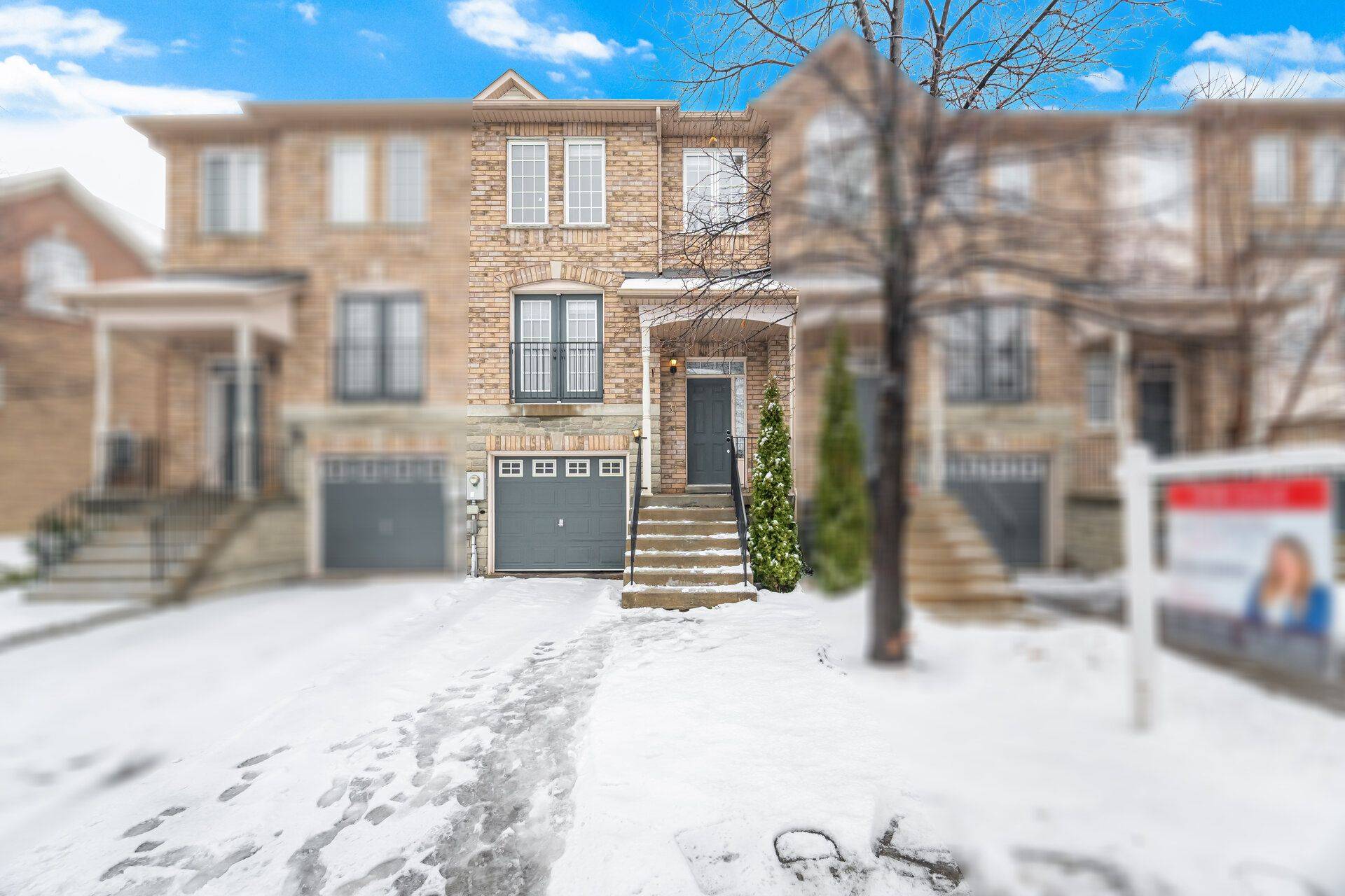 Vaughan, ON L4L 9M9,19 Foxchase AVE #31