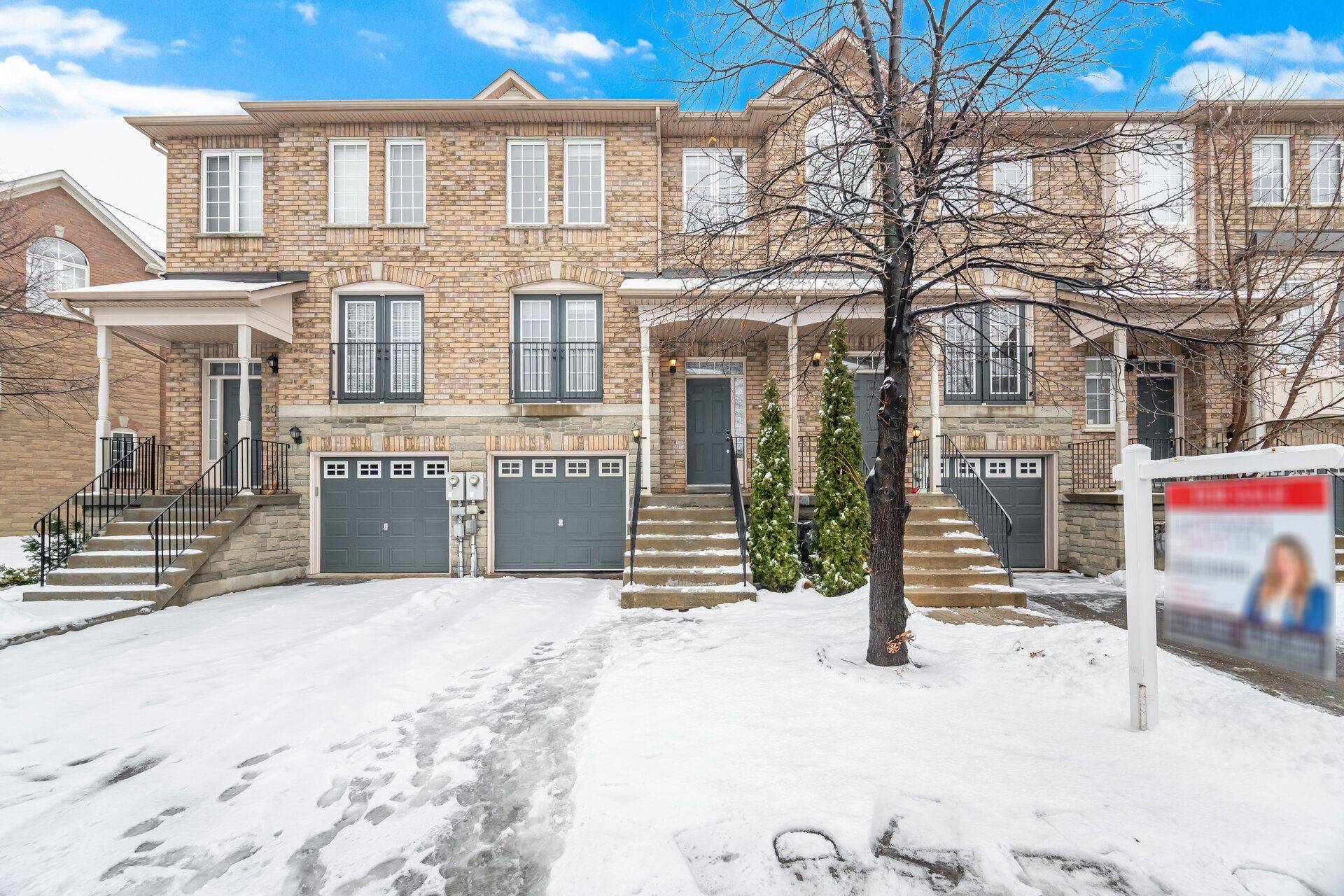 Vaughan, ON L4L 9M9,19 Foxchase AVE #31