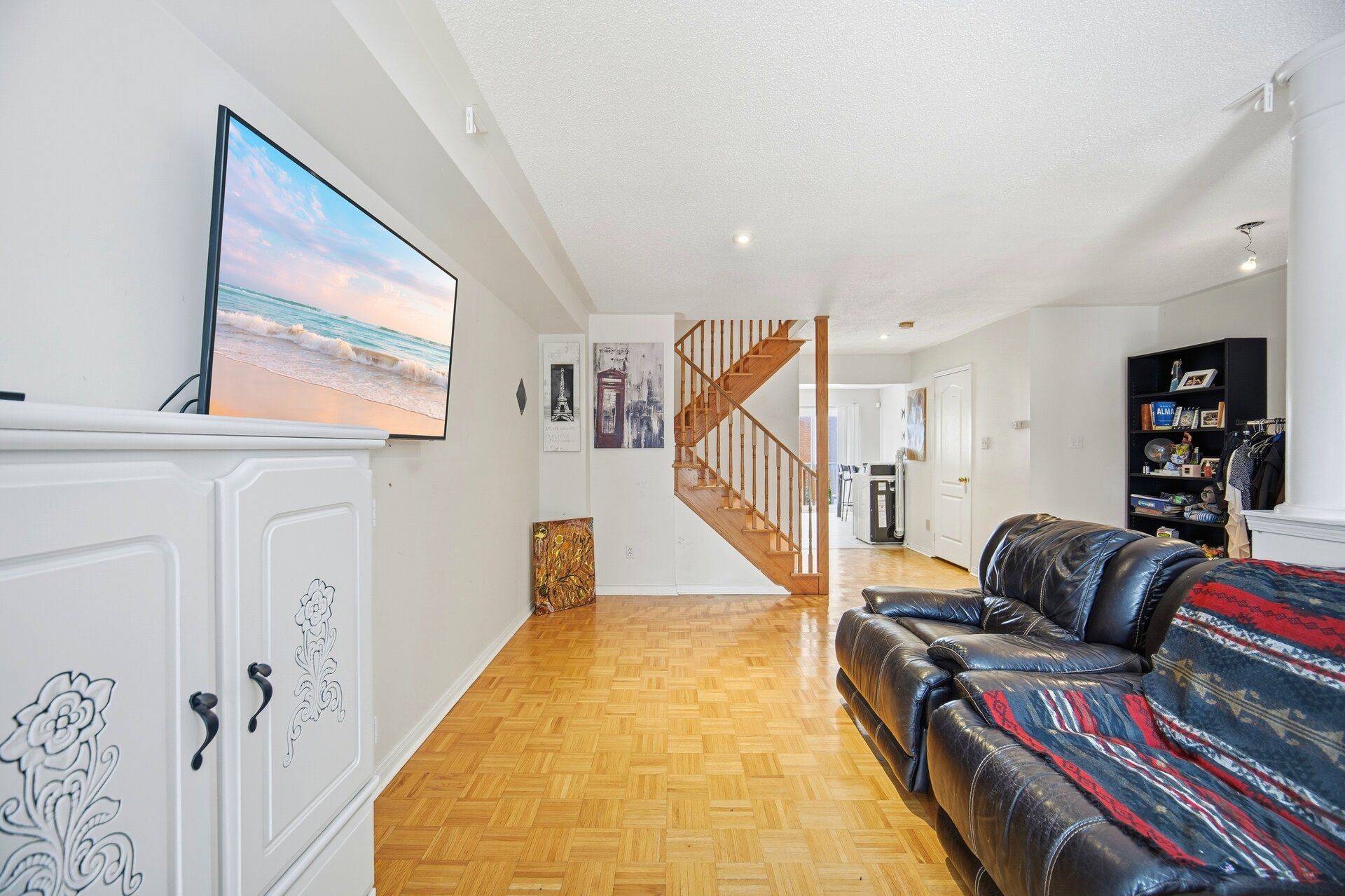 Vaughan, ON L4L 9M9,19 Foxchase AVE #31