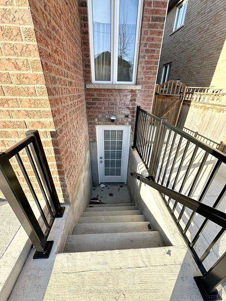 Markham, ON L6B 0V4,16 Greenery RD #Basement