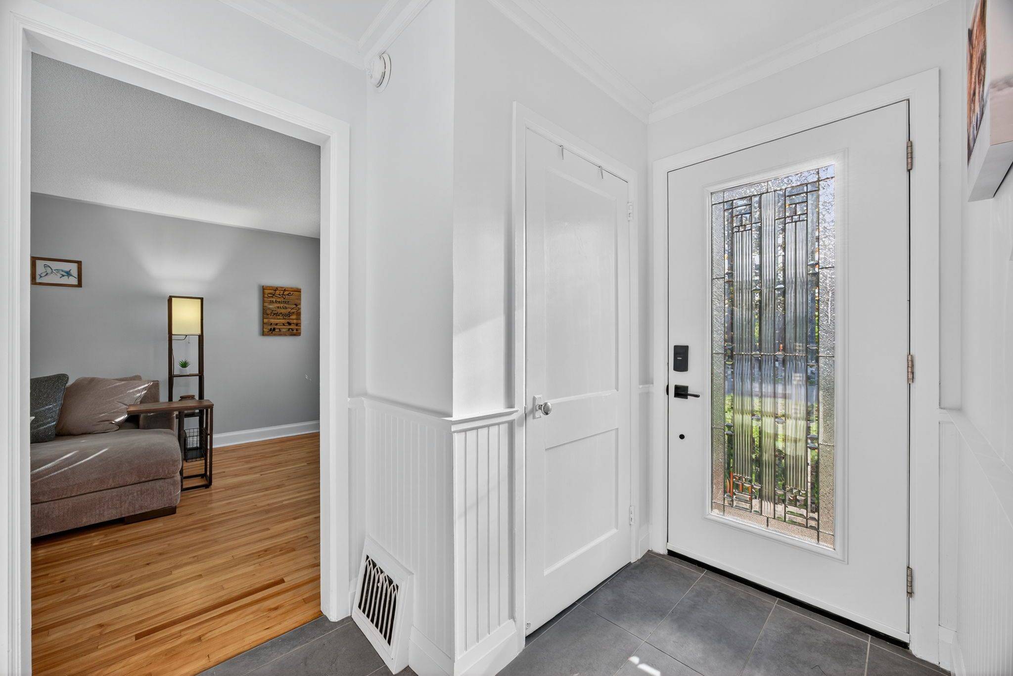 Barrie, ON L4M 3L5,107 Peel ST