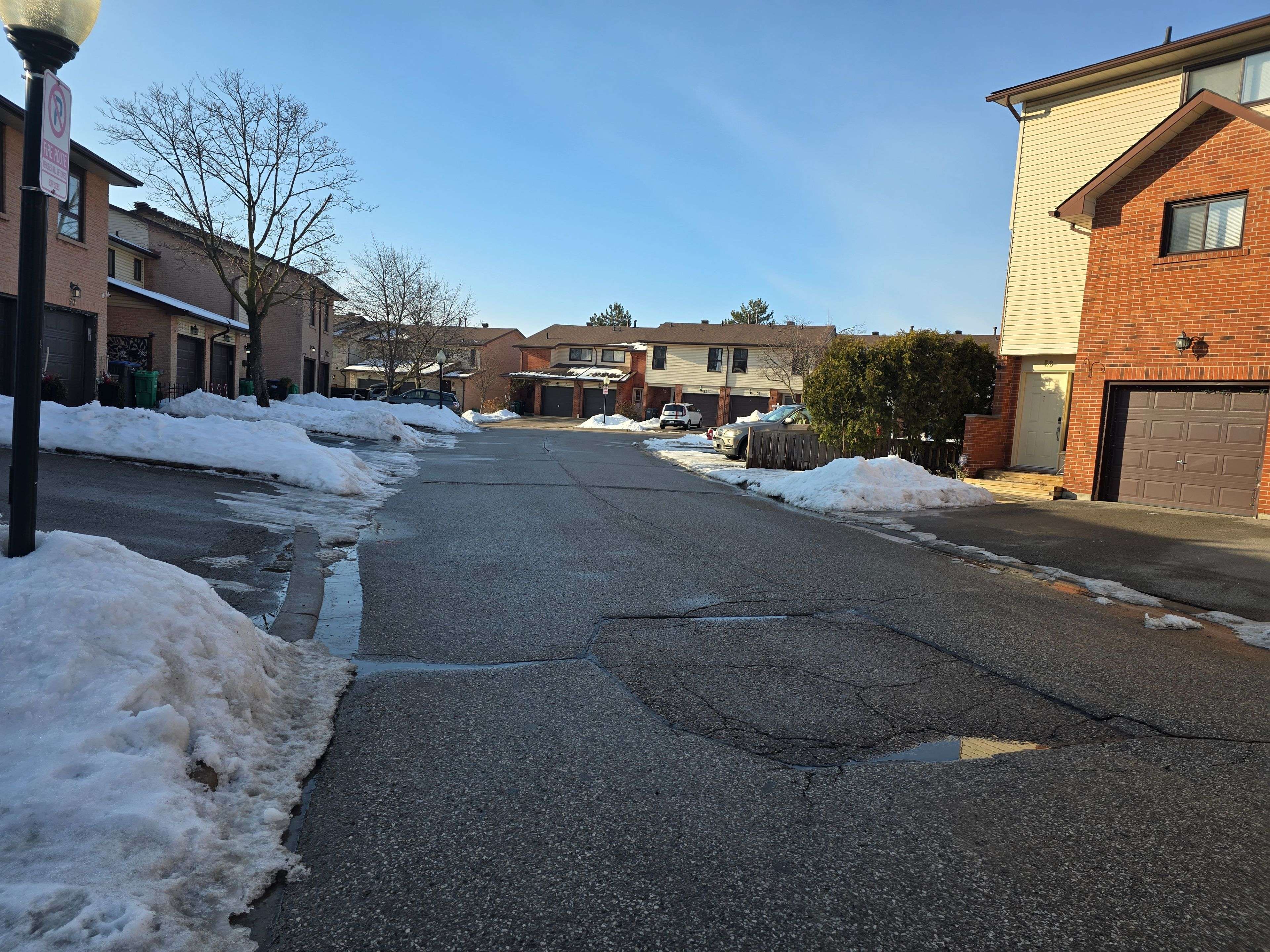 Brampton, ON L6V 3N1,61 Collins CRES ##60