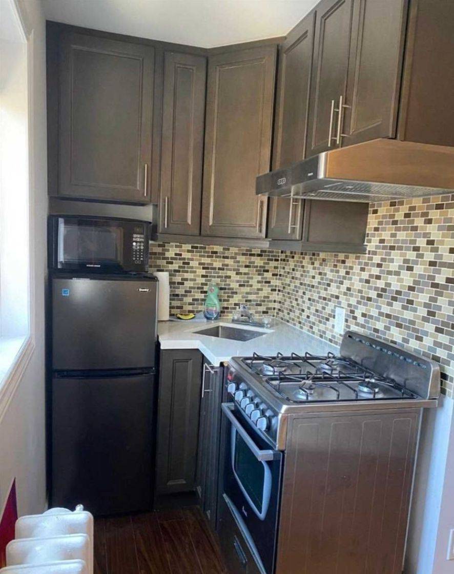 Toronto W01, ON M6K 1K7,70 Melbourne AVE #204