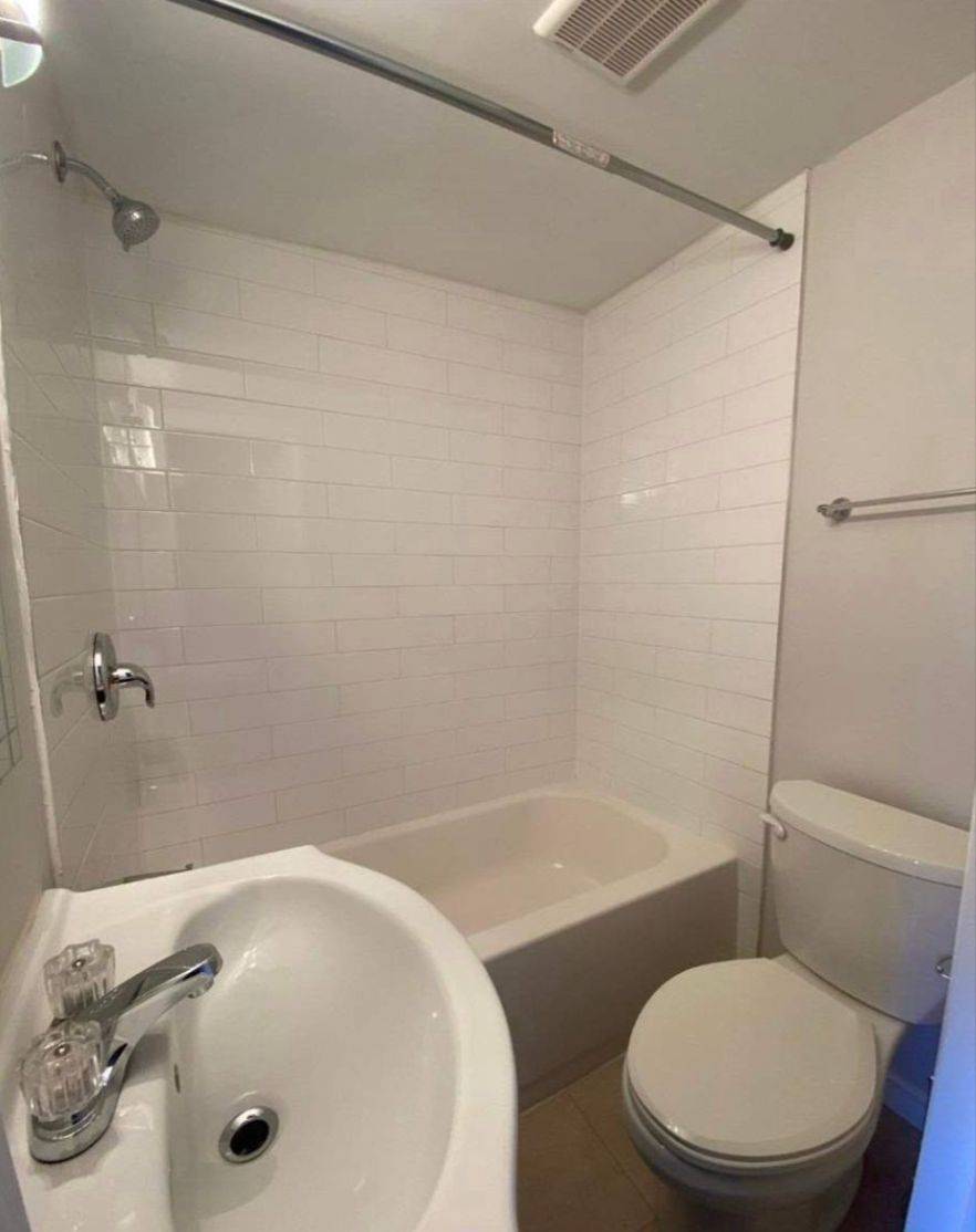 Toronto W01, ON M6K 1K7,70 Melbourne AVE #204