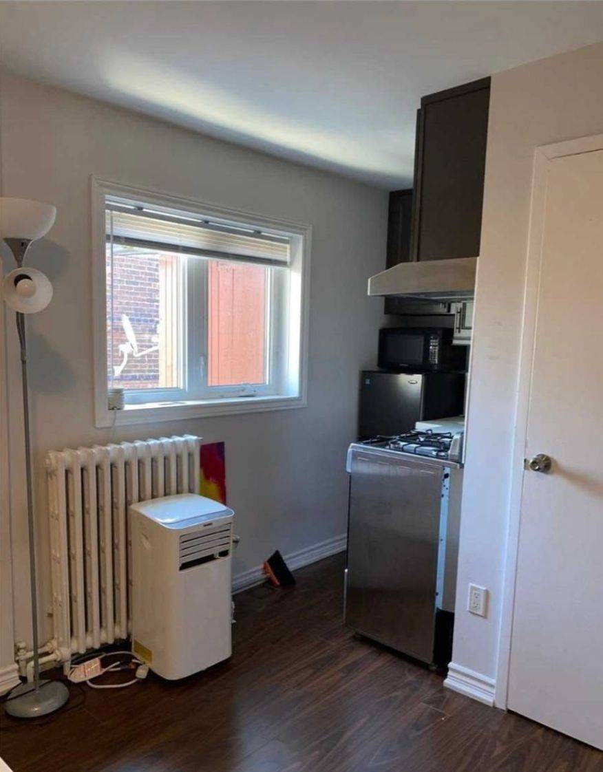 Toronto W01, ON M6K 1K7,70 Melbourne AVE #204