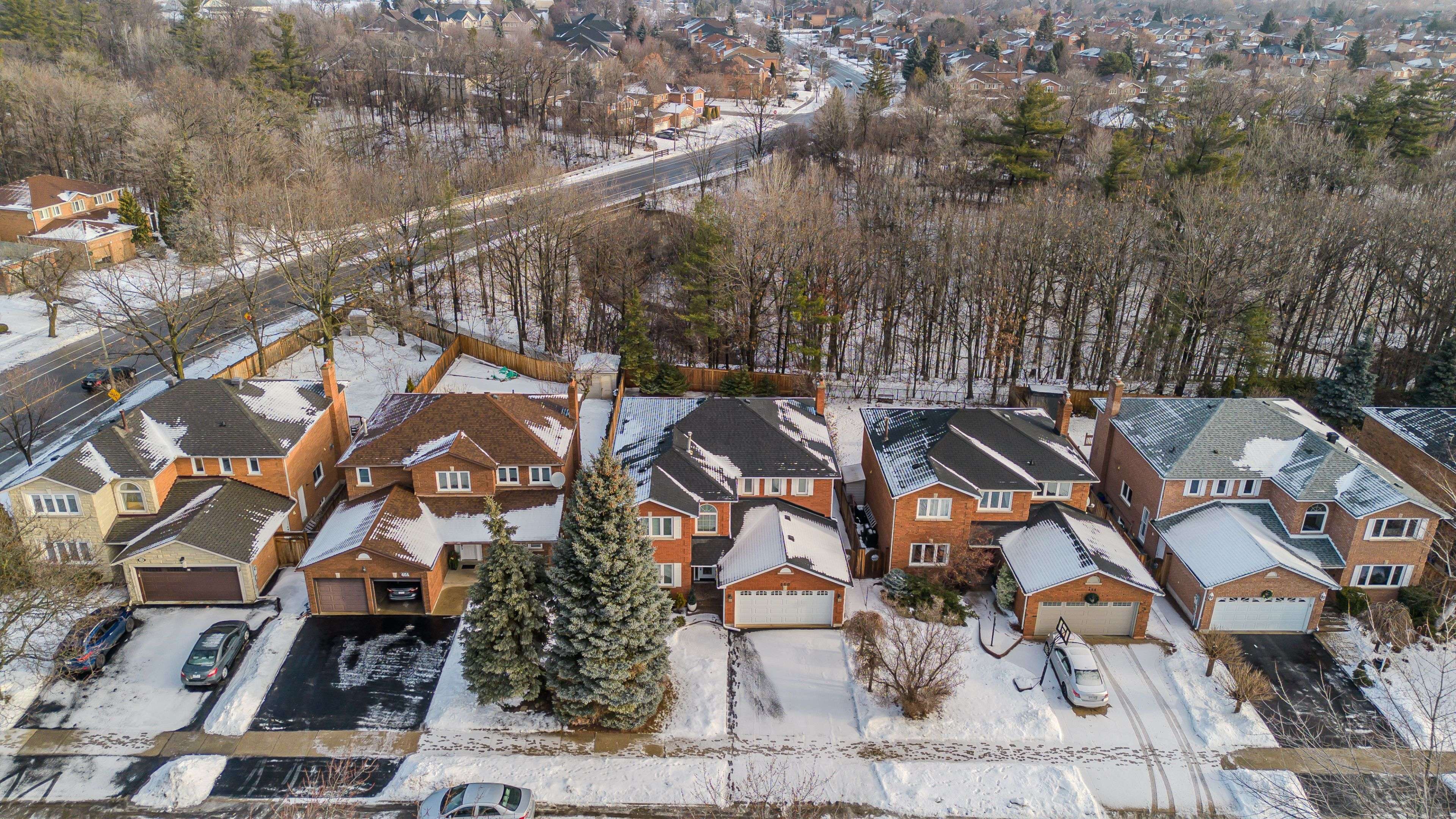 Oakville, ON L6H 4V8,460 Hedgerow LN