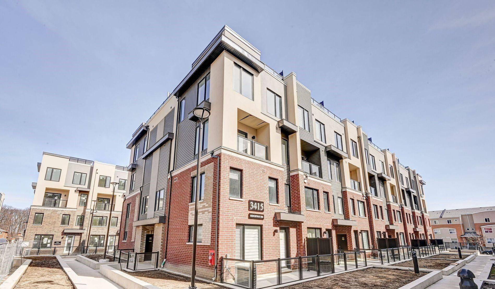 Mississauga, ON L5L 0B9,3415 Ridgeway DR #02