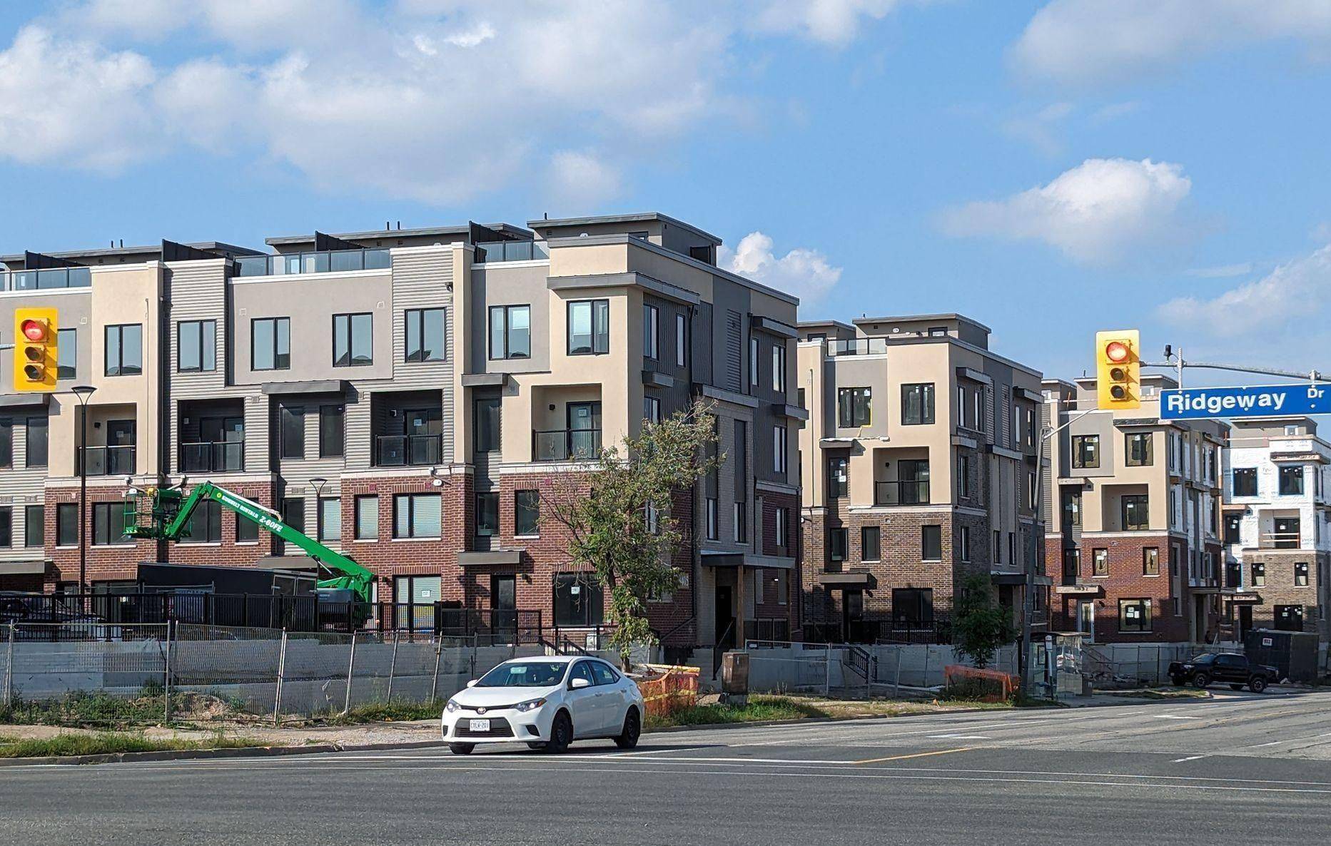 Mississauga, ON L5L 0B9,3415 Ridgeway DR #02