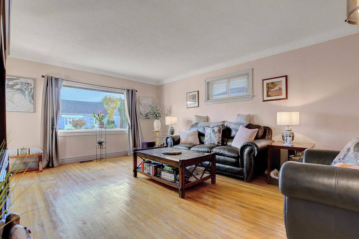 Overbrook - Castleheights And Area, ON K1K 1S7,103 Glynn AVE