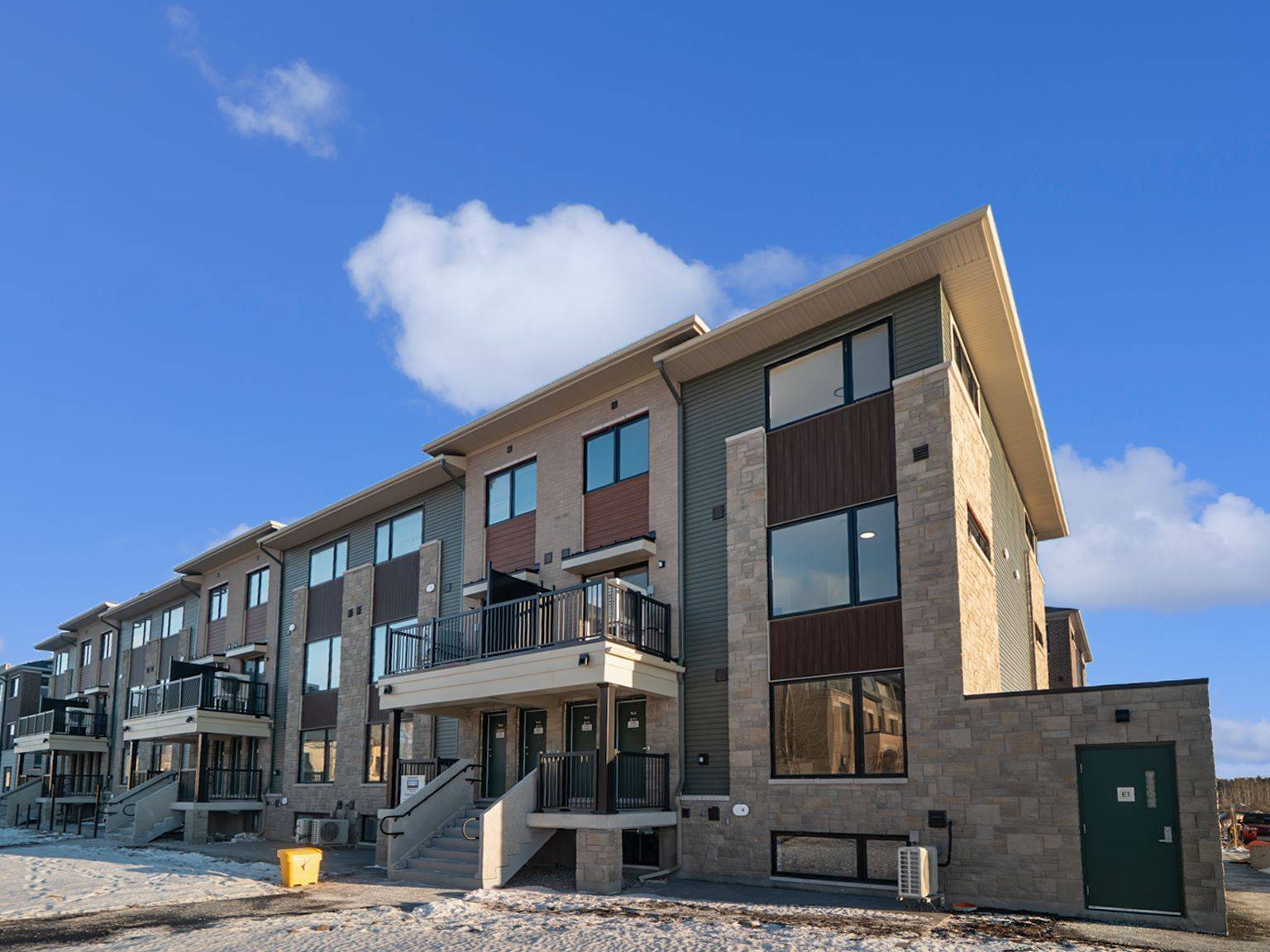 Barrhaven, ON K2J 7N8,401 Glenroy Gilbert DR #18