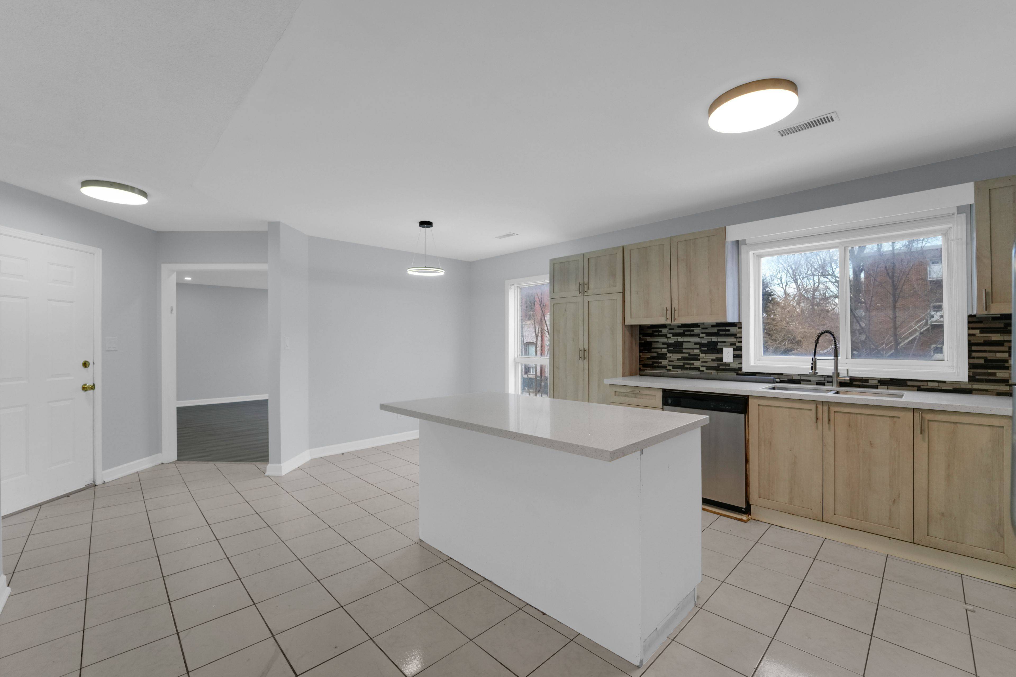 Hamilton, ON L8N 2W2,90 Tisdale ST S