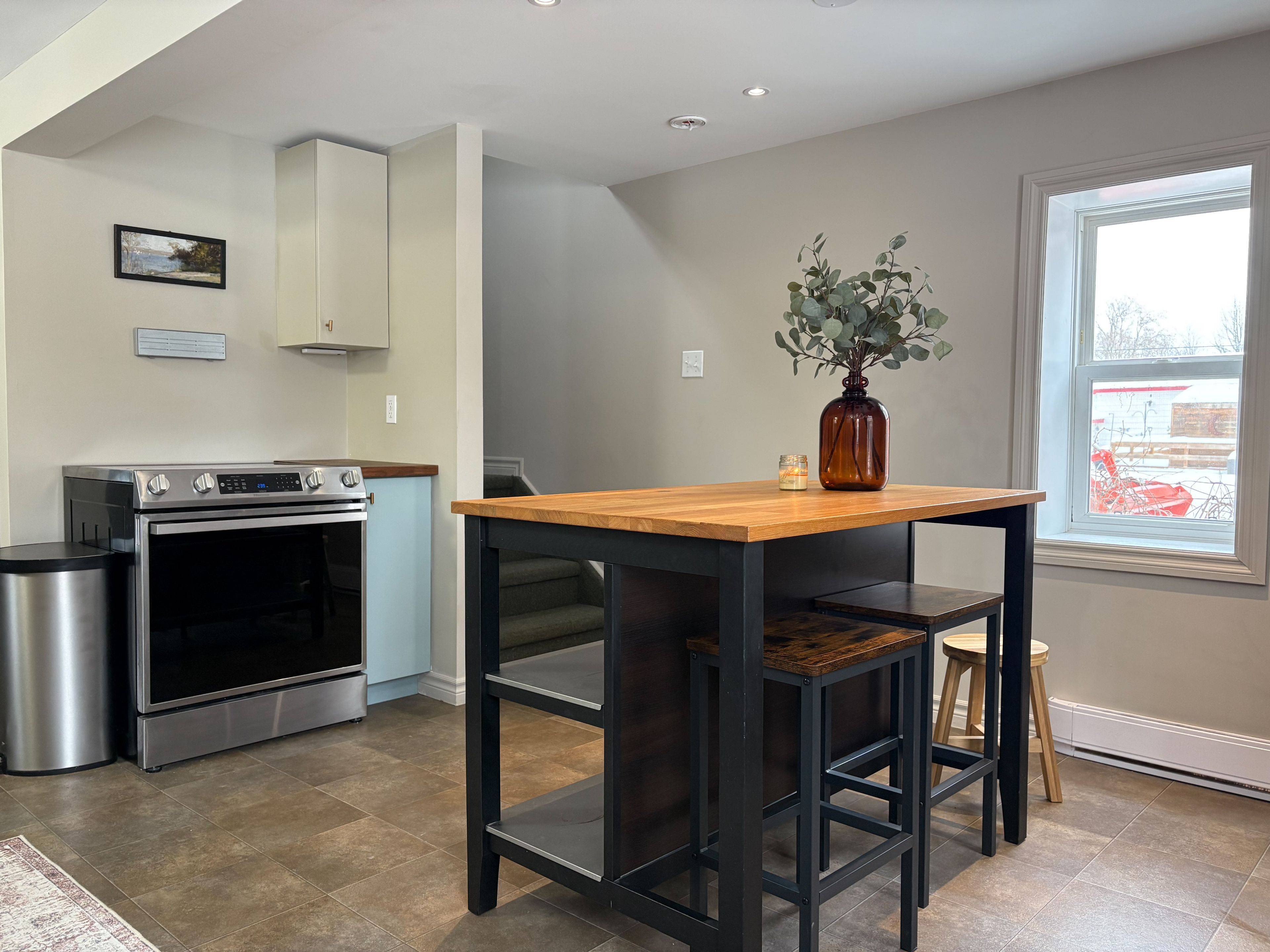 Renfrew, ON K7V 2L2,138 Blake ST