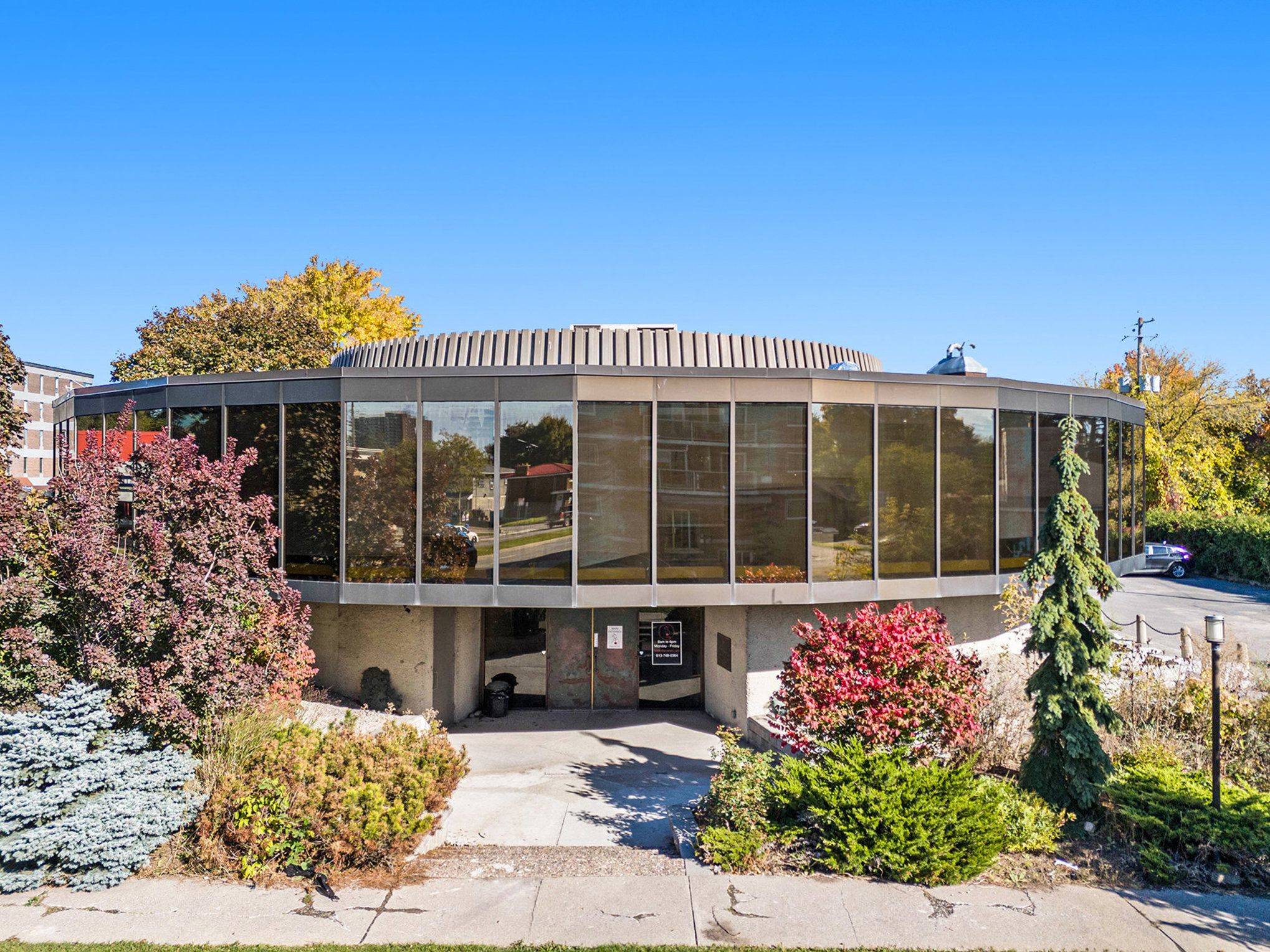 Britannia Heights - Queensway Terrace N And Area, ON K2B 7G1,2300 CARLING AVE #202