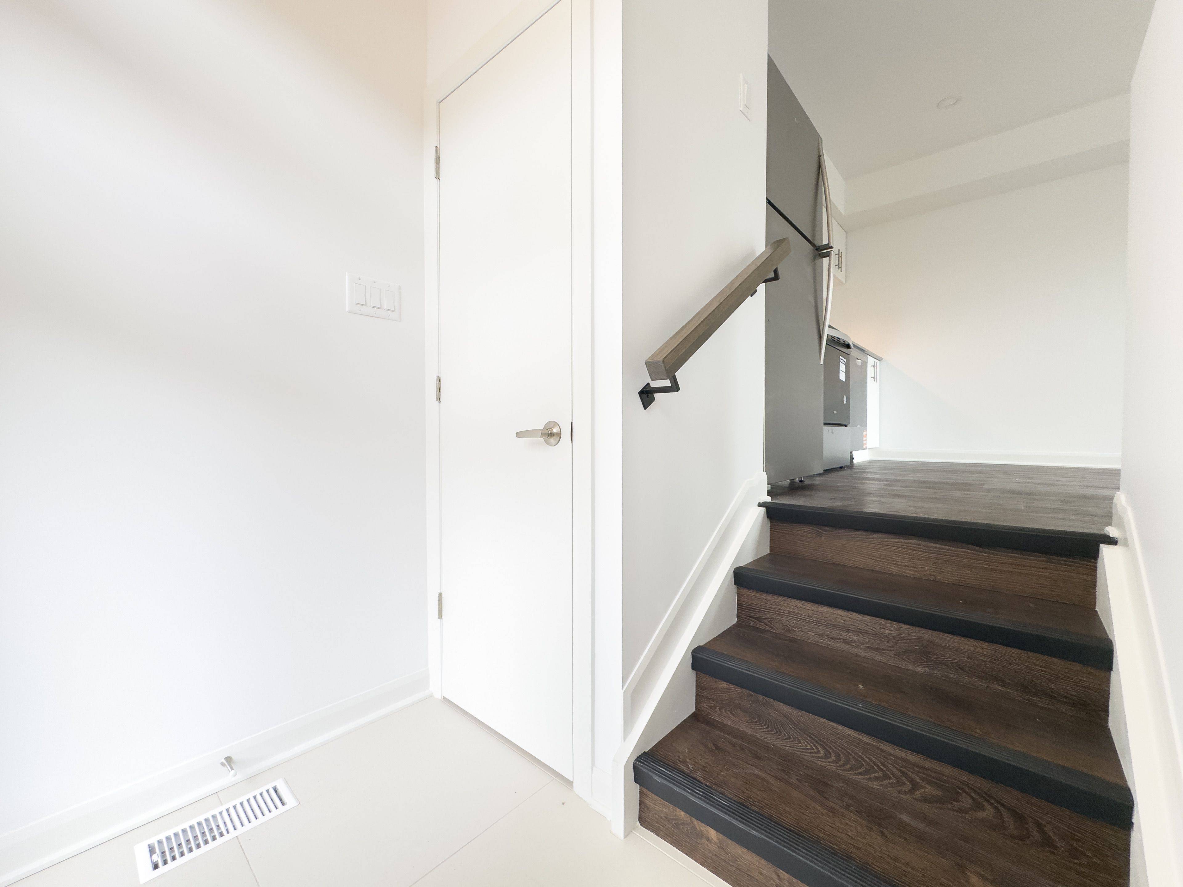 South Of Baseline To Knoxdale, ON K2G 4W6,25 Fair Oaks CRES #B