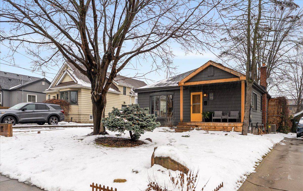 Hamilton, ON L8K 4X4,11 Scotia AVE