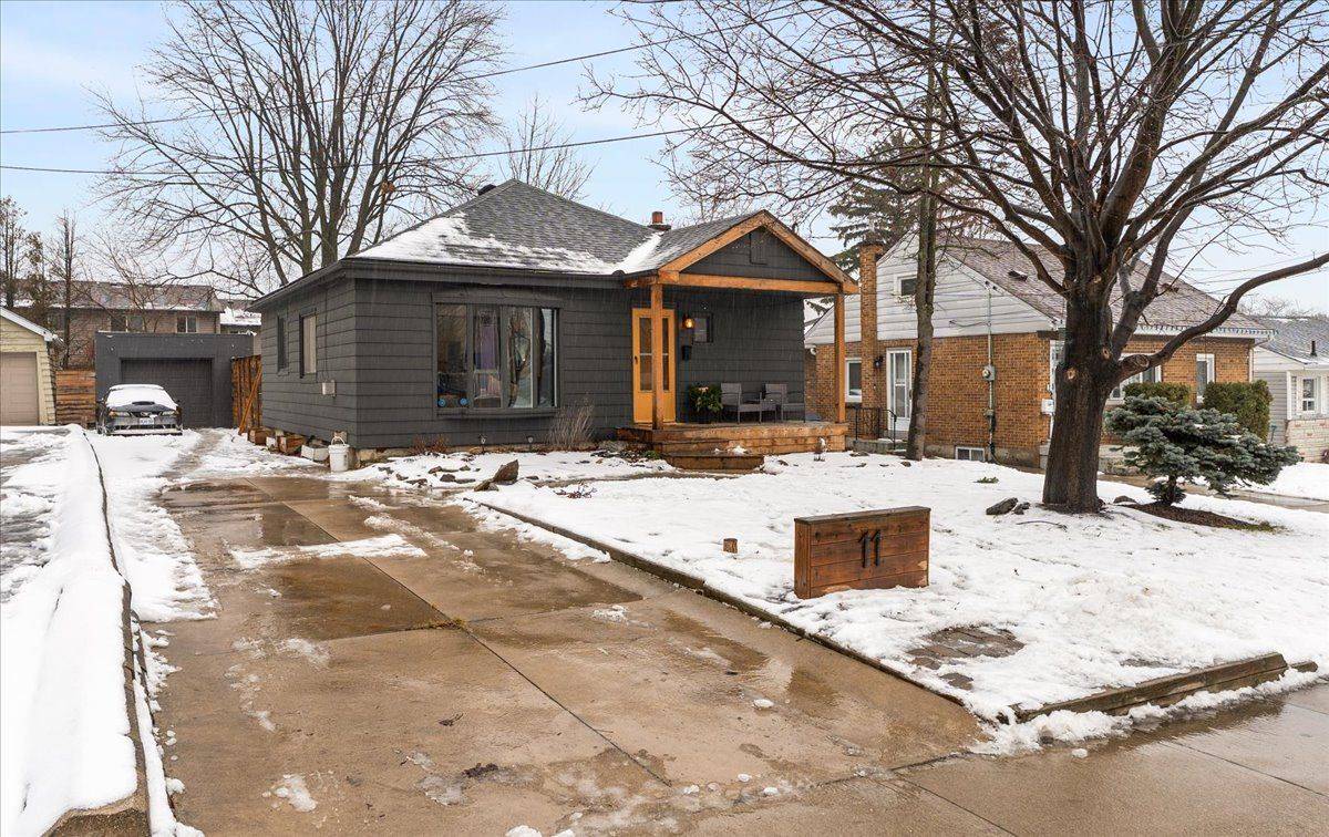 Hamilton, ON L8K 4X4,11 Scotia AVE