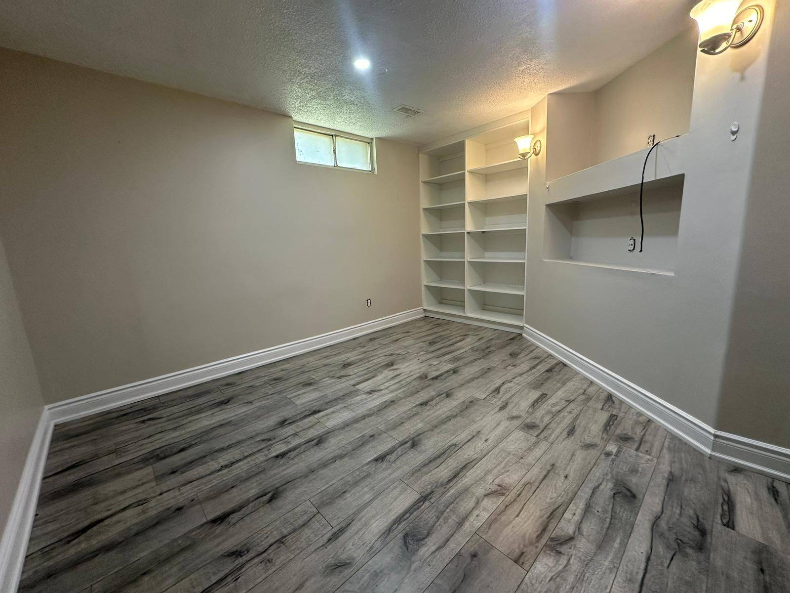 Cambridge, ON N3H 5E6,1129 Langs CIR #Bsmt