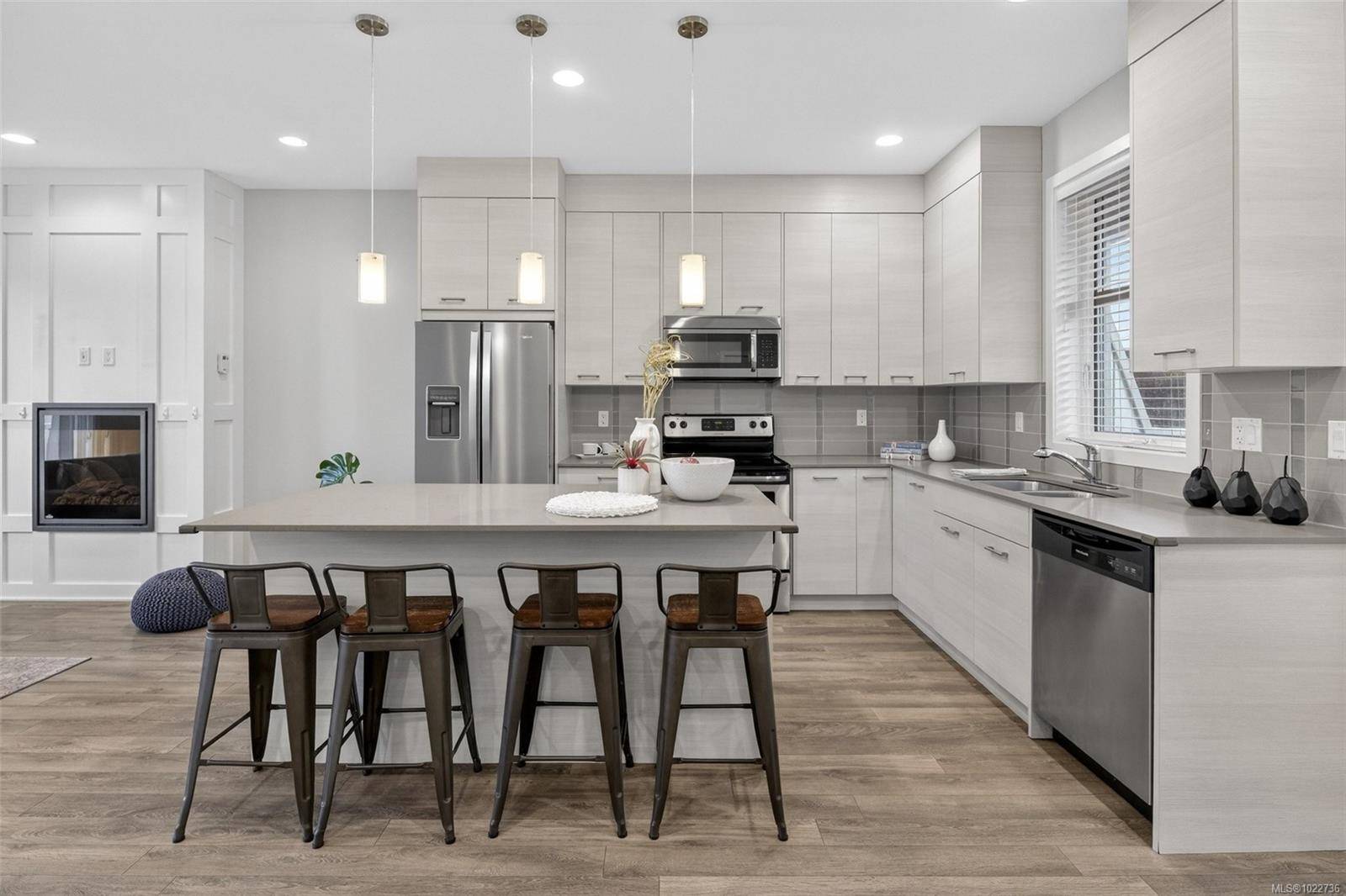 Saanich, BC V8Z 3P9,3356 Whittier Ave #13