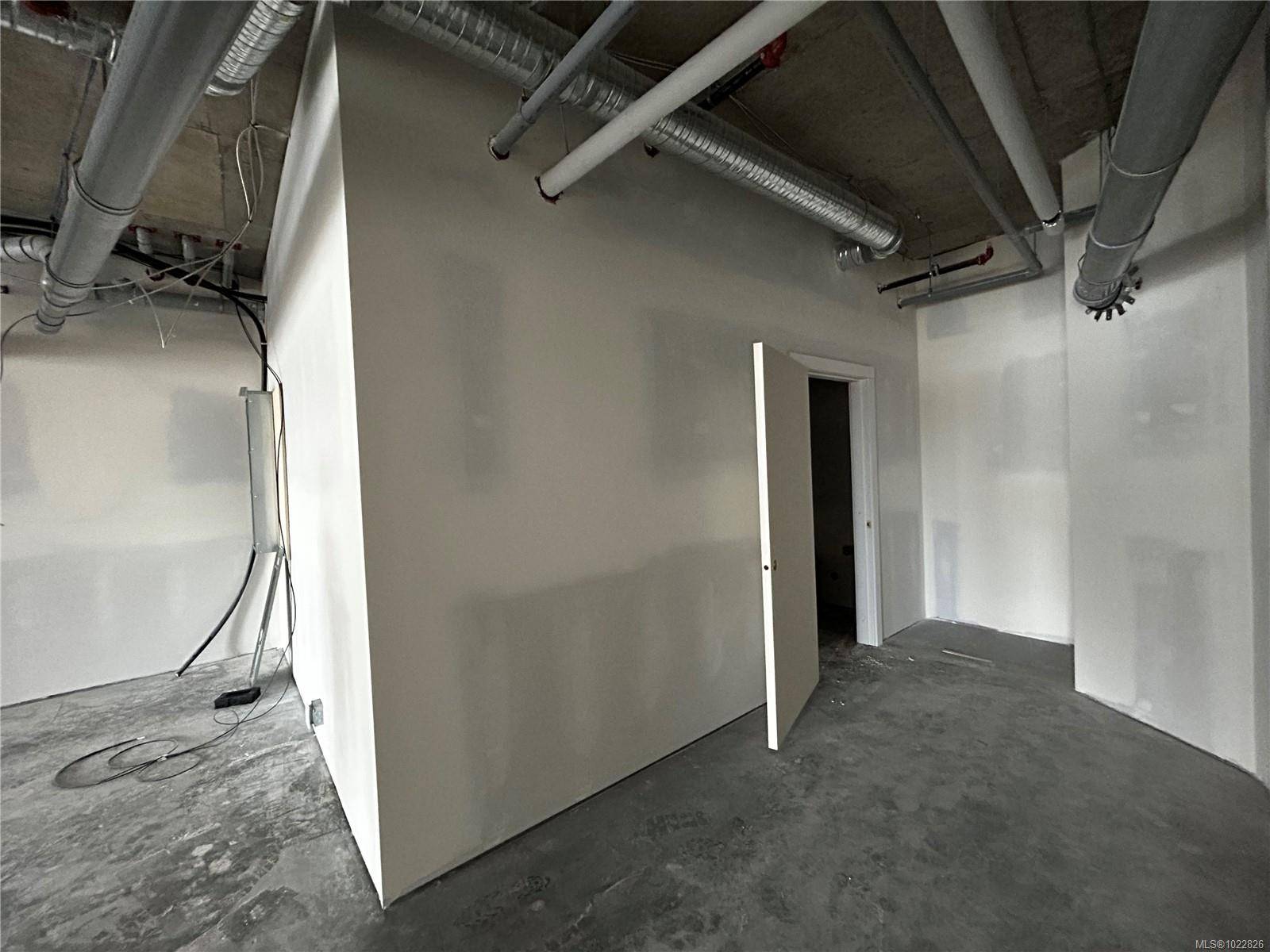 Duncan, BC V9L 1P5,107 Evans St #CRU 2