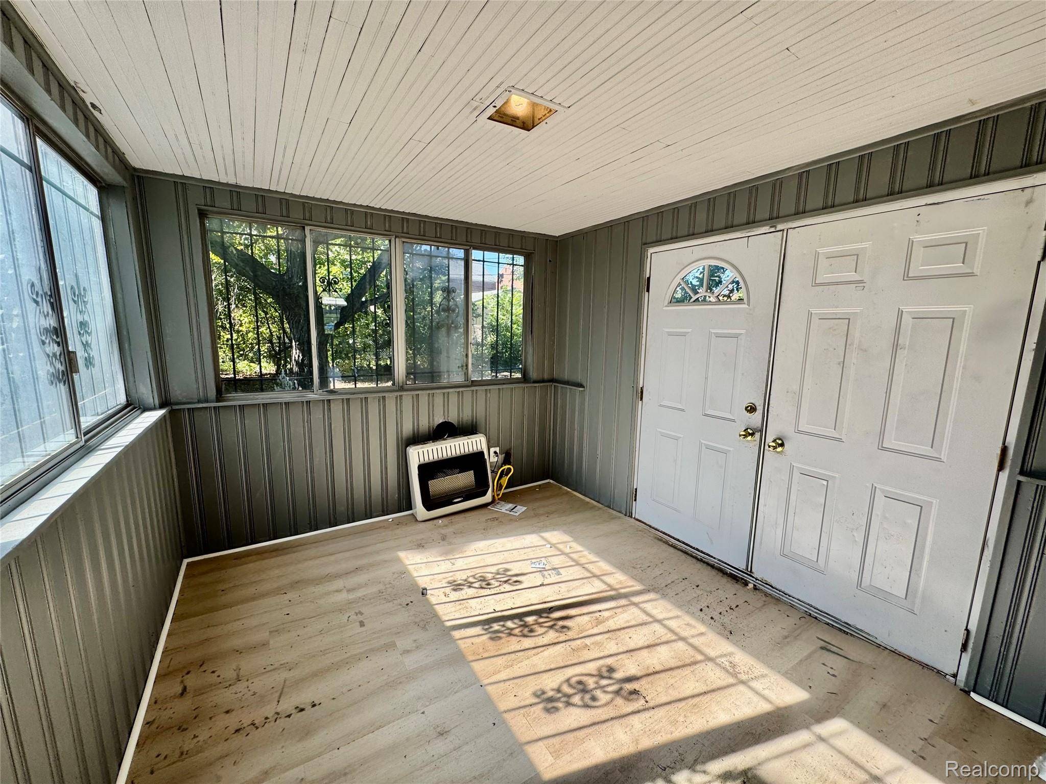 Detroit, MI 48221,17321 Santa Rosa DR