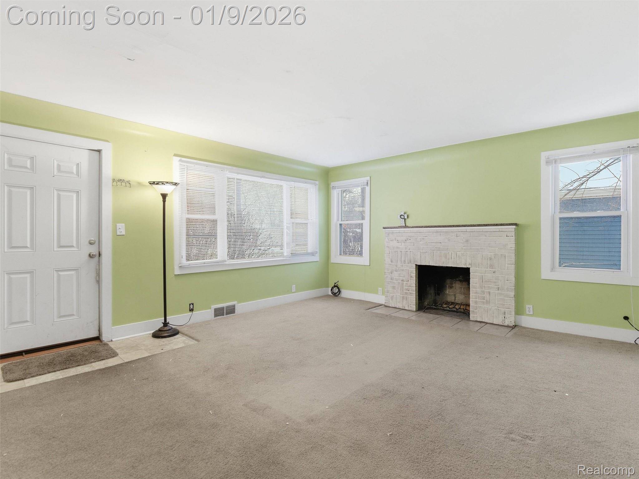 Waterford, MI 48329,4350 Lotus DR