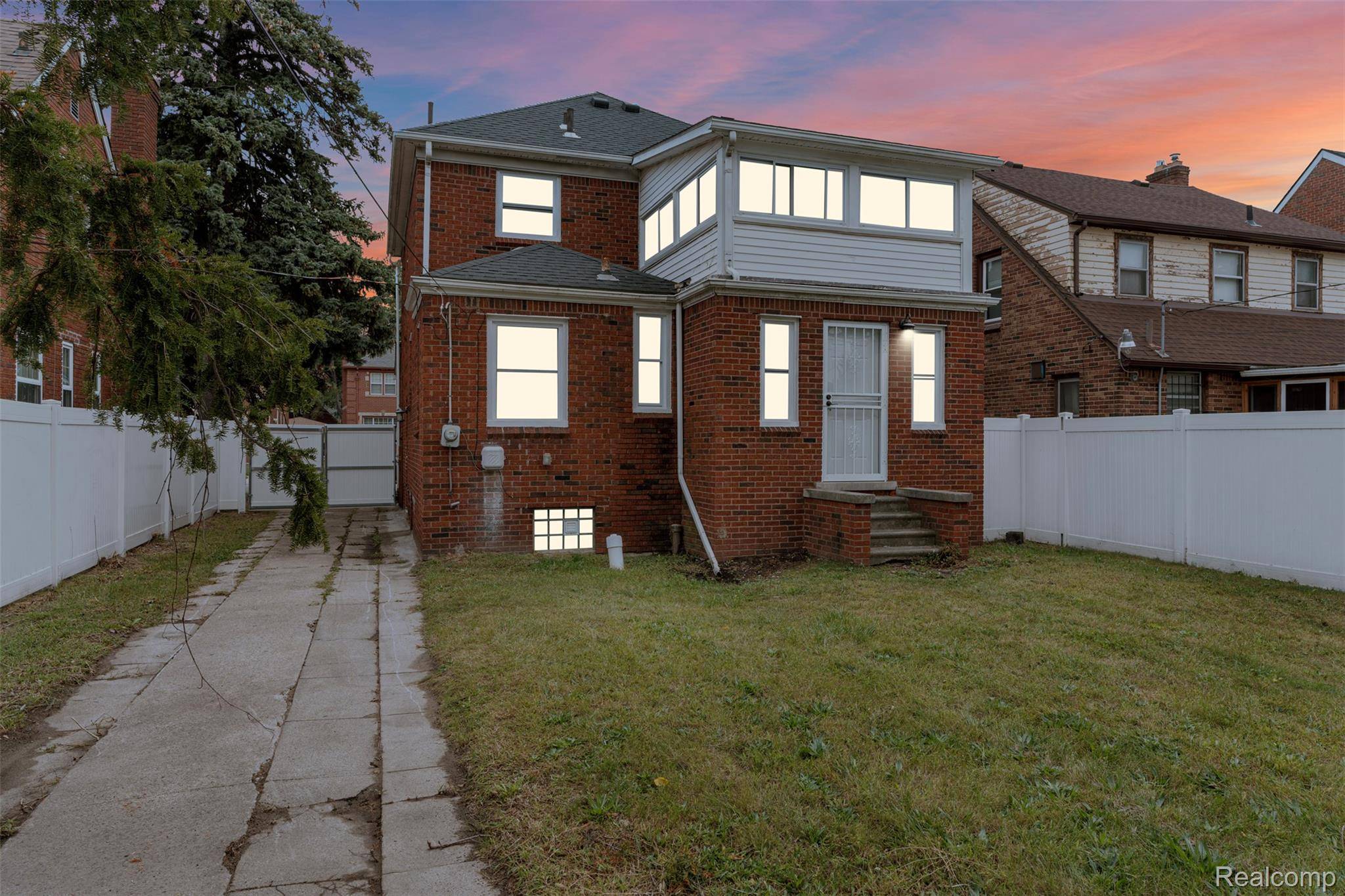 Detroit, MI 48235,17179 Snowden ST