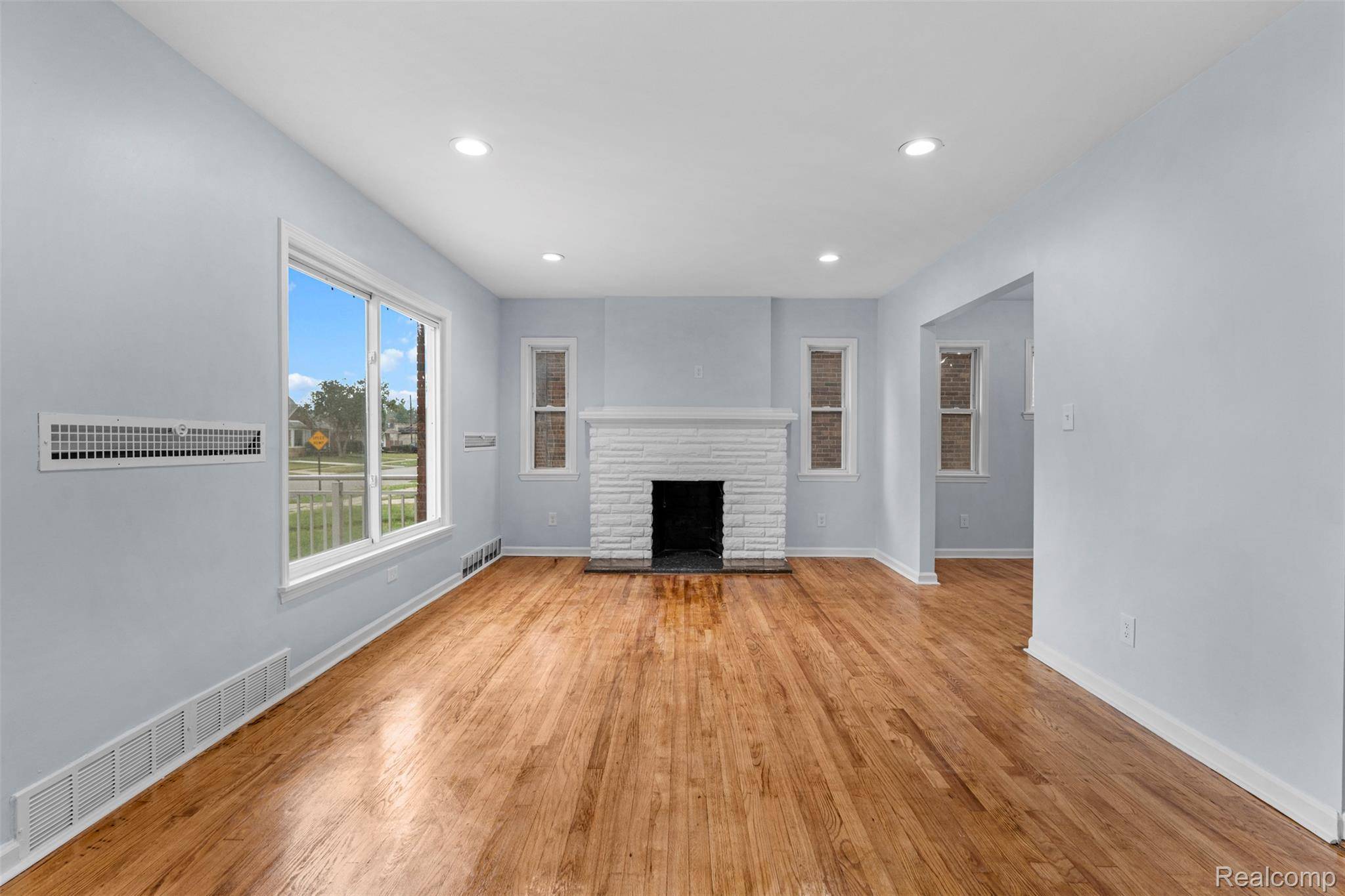 Detroit, MI 48235,17179 Snowden ST