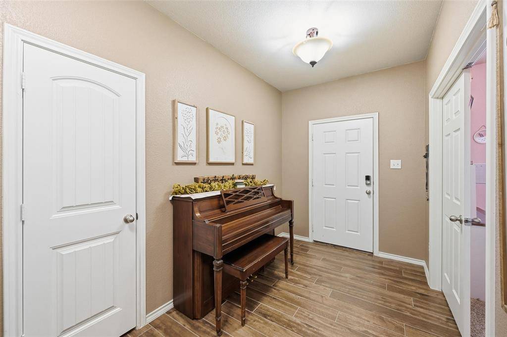 Azle, TX 76020,1401 Briarwood Drive