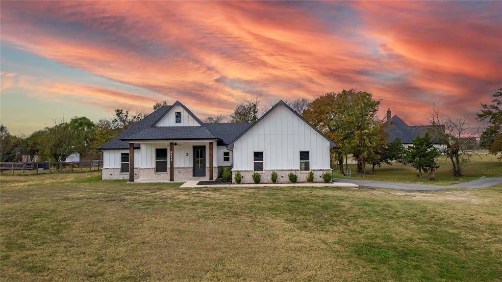 Oak Ridge, TX 75142,5617 N State Highway 34