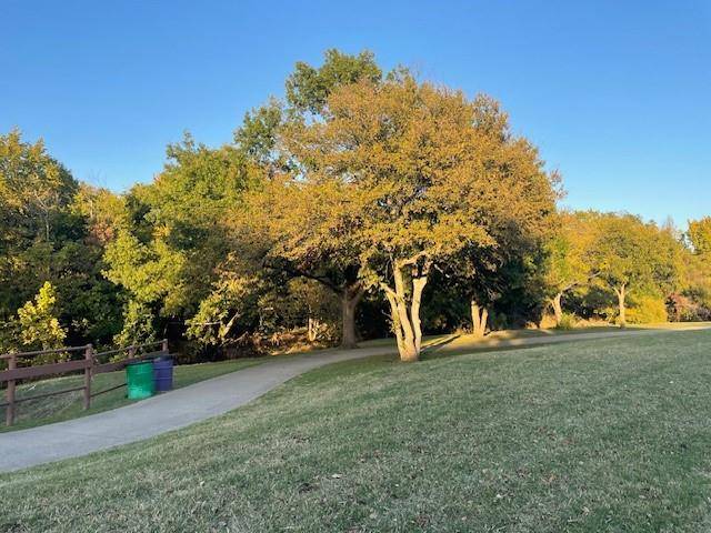 Lewisville, TX 75077,857 SUMMIT POINTE