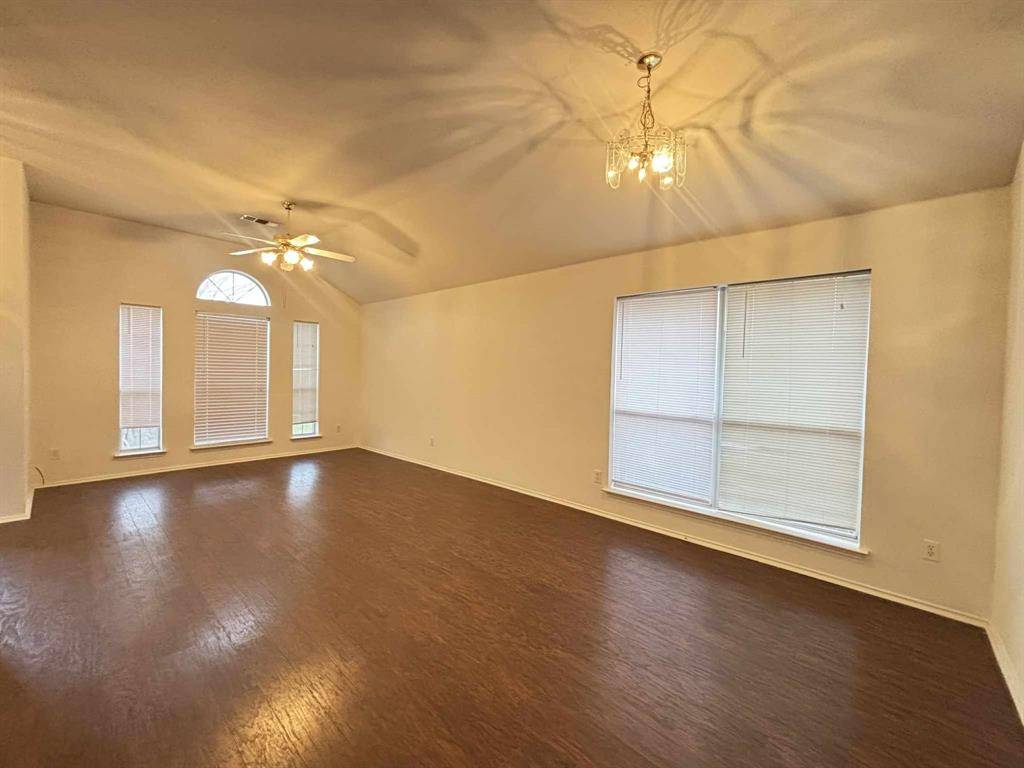 Arlington, TX 76001,830 W Colony Drive