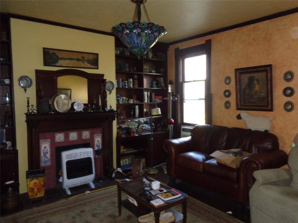 Grandview, TX 76050,506 S 3rd Street