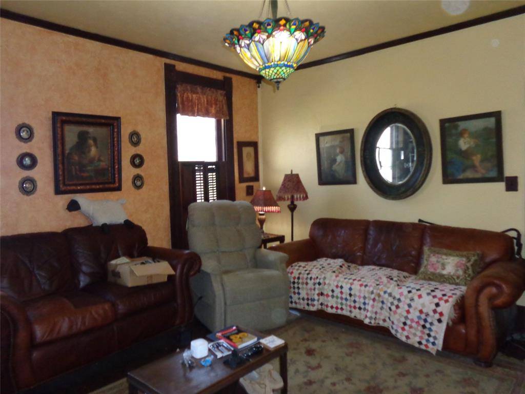 Grandview, TX 76050,506 S 3rd Street