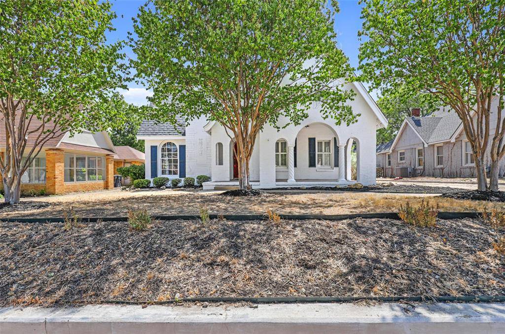 Fort Worth, TX 76109,2563 S University Drive