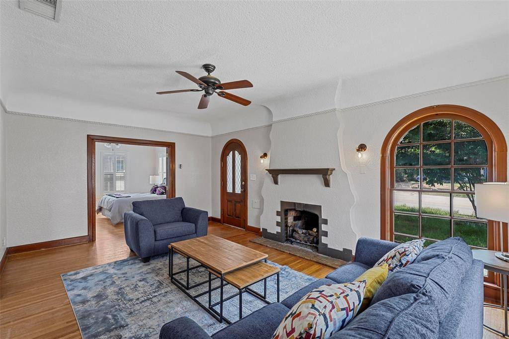 Fort Worth, TX 76109,2563 S University Drive