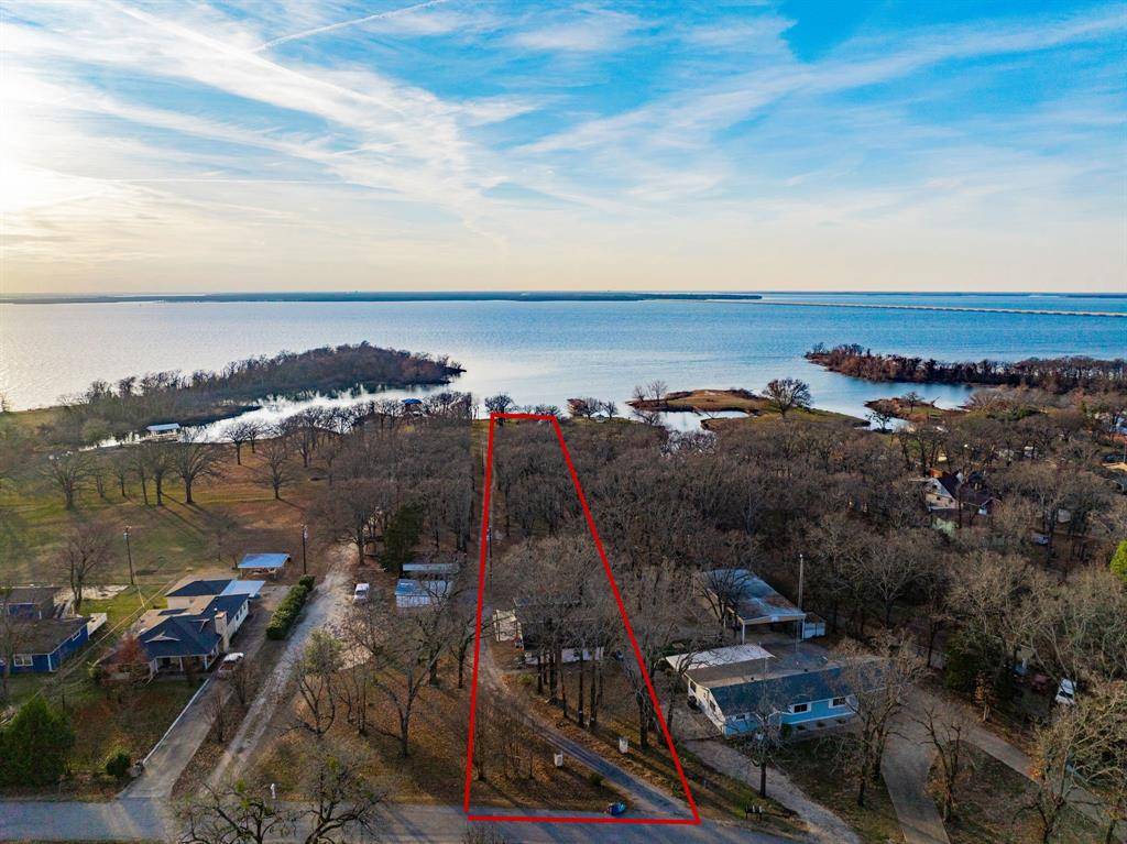 East Tawakoni, TX 75472,674 Briggs Boulevard