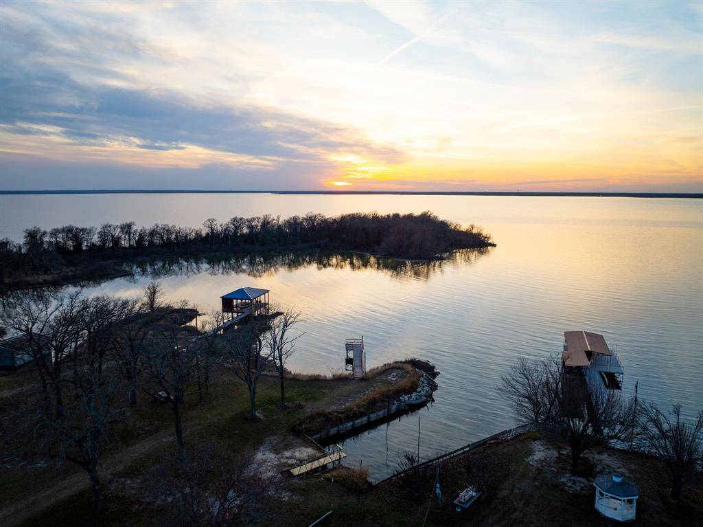 East Tawakoni, TX 75472,674 Briggs Boulevard