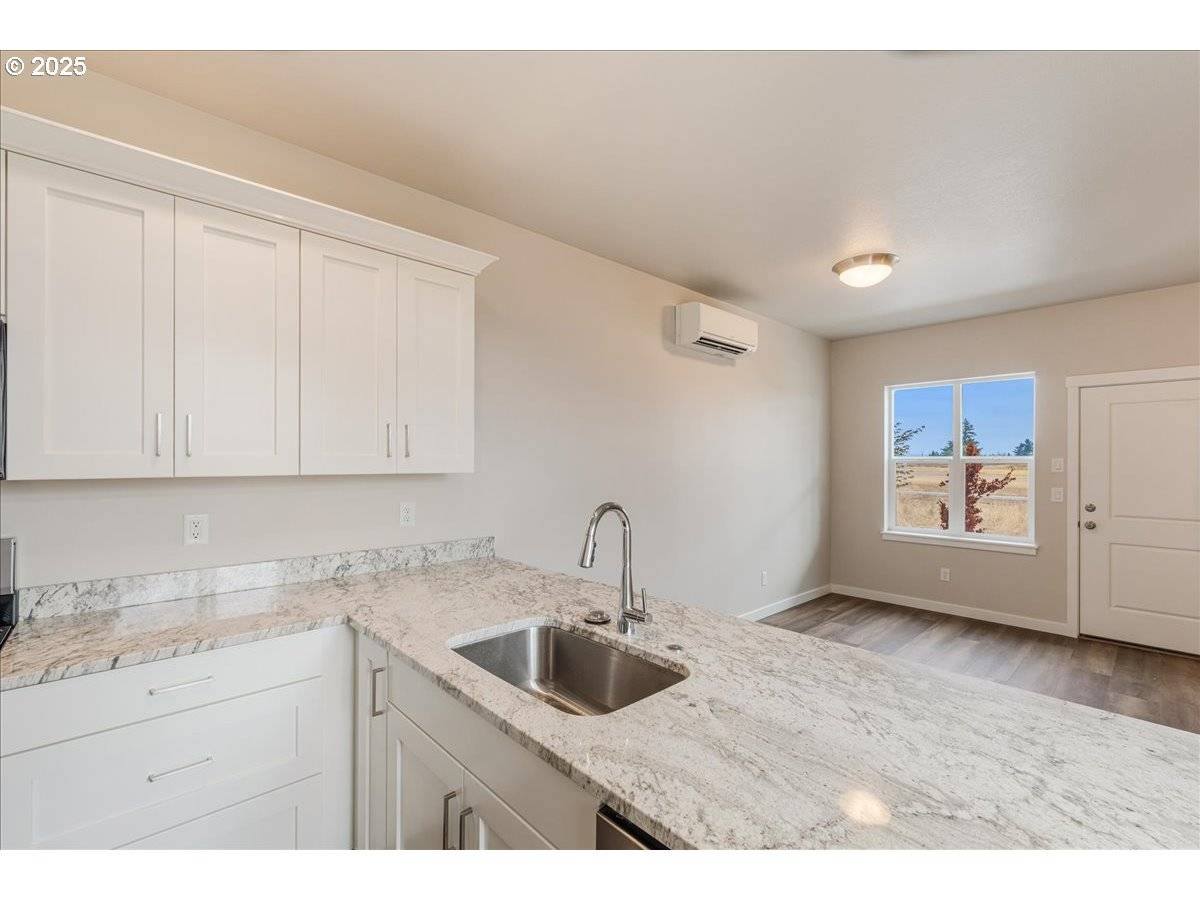 Dallas, OR 97338,373 SE Kitzmiller DR