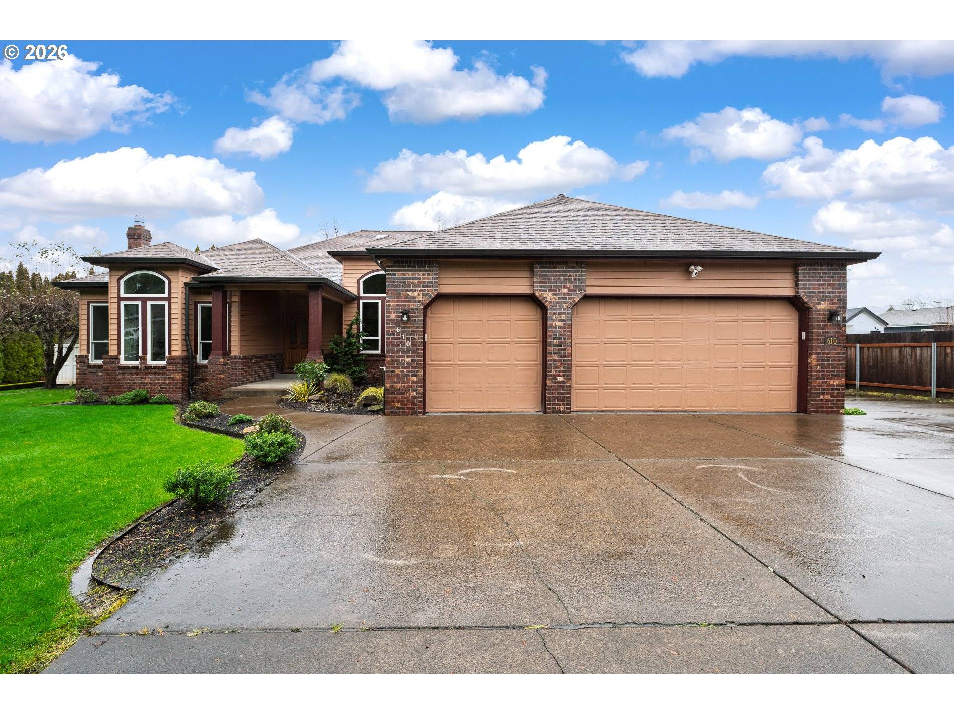 Hillsboro, OR 97124,610 NE SUNDANCE CT