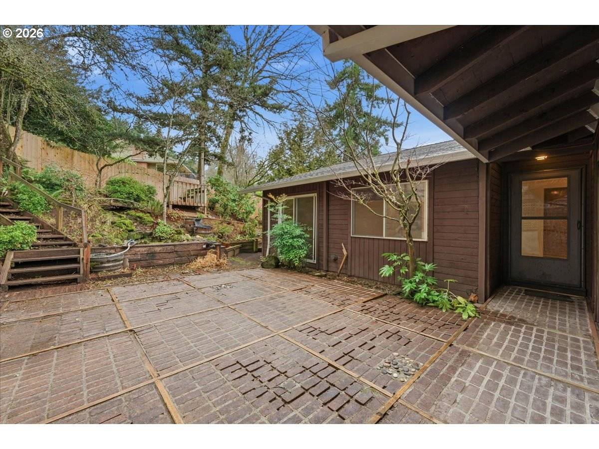 Portland, OR 97219,236 SW COLLINS ST