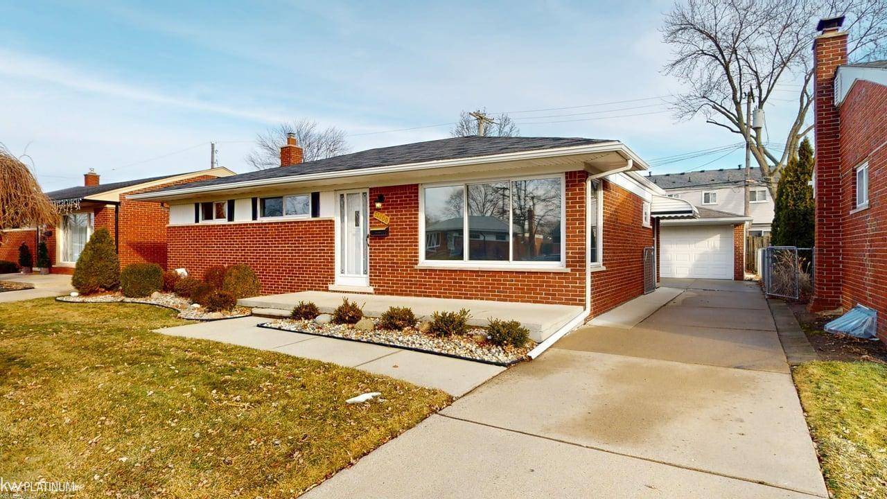 Saint Clair Shores, MI 48082,31800 Tanglewood ST