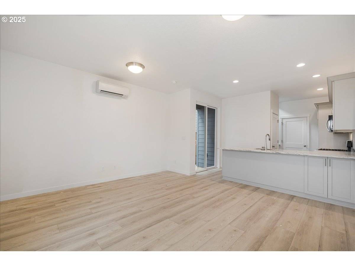 Dallas, OR 97338,357 SE Kitzmiller DR