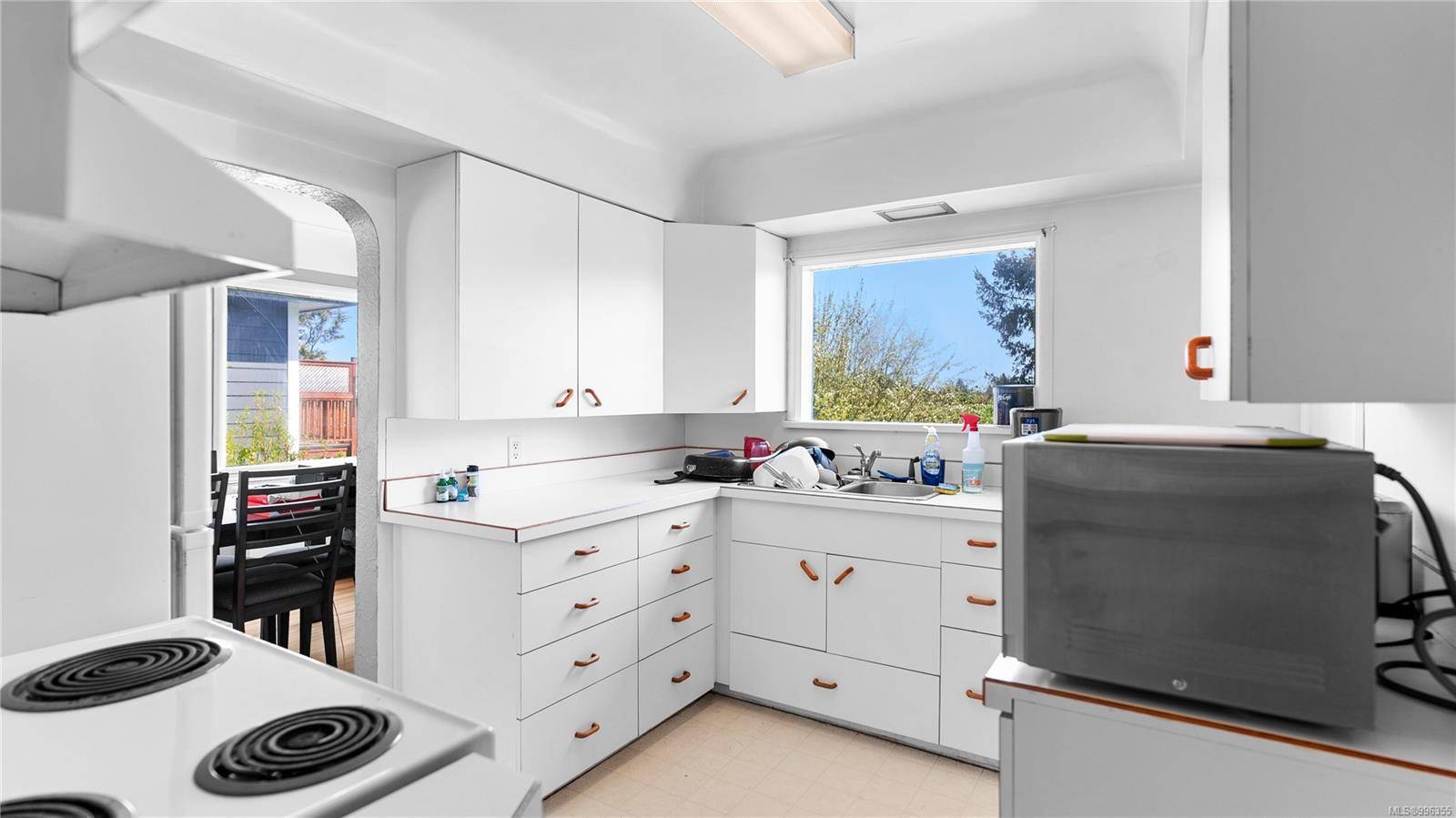 Esquimalt, BC V9A 6M3,903 Shirley Rd