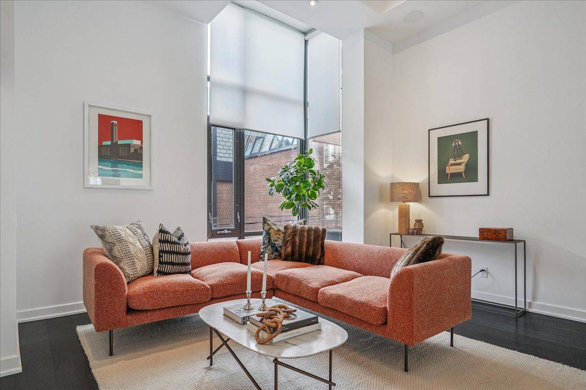 Toronto C08, ON M5A 3C8,13 Gilead PL