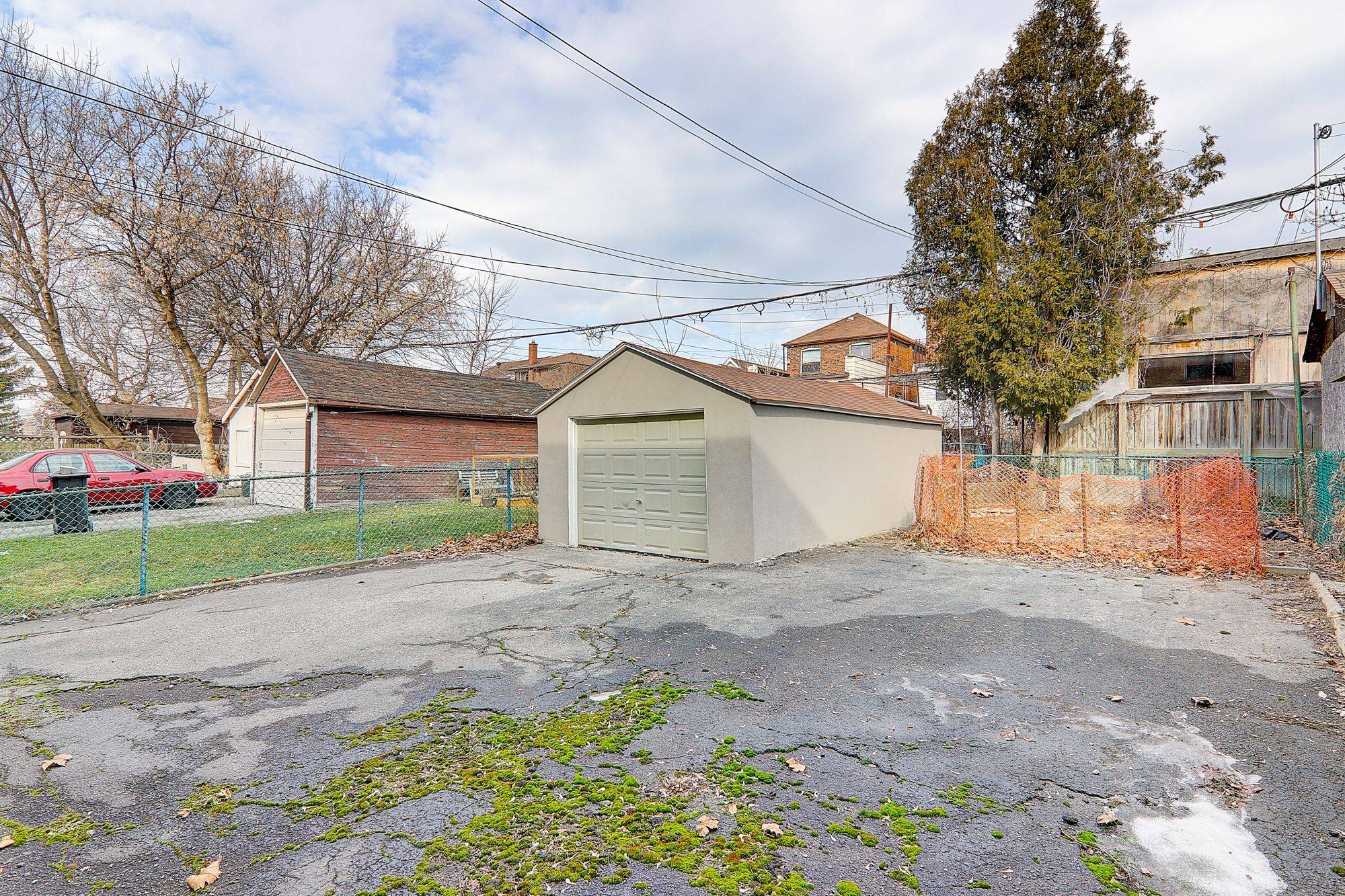 Toronto C03, ON M6E 1T3,8 Hanson RD #2(Upper